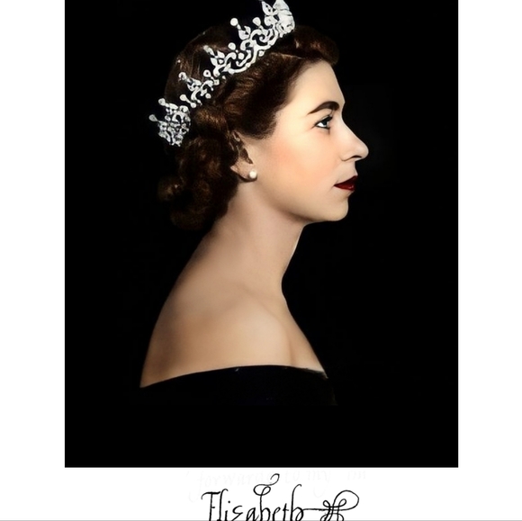 Queen Elizabeth II Signed Reprint  Colorized Poster Framed 11x8.5 Set - Picture 2 of 3